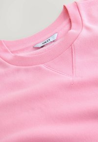 Vybráno, fluro pink