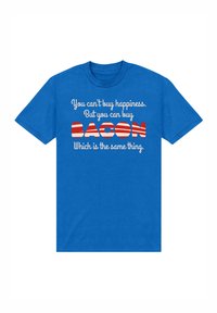 Camiseta de algodón azul con el texto: "No puedes comprar la felicidad. Pero puedes comprar TOCINO, que es lo mismo." Letras en negrita de color rojo y blanco con rayas de tocino.