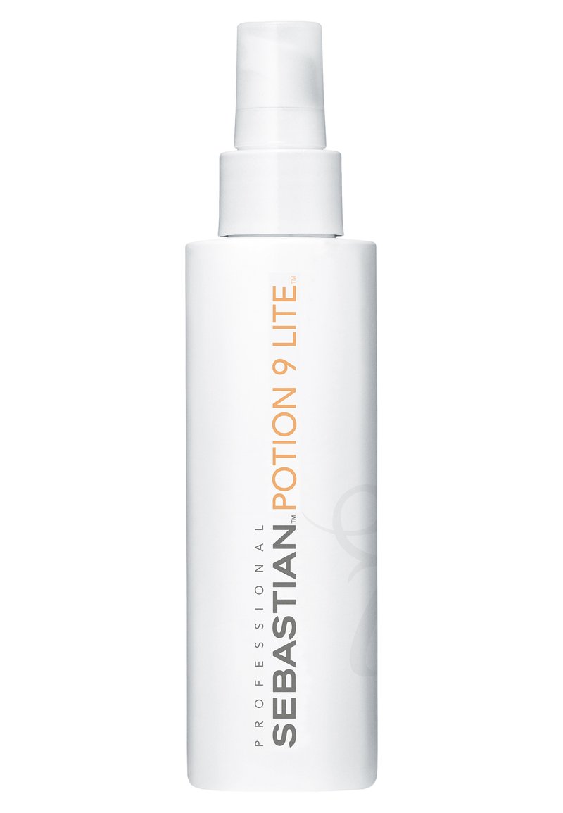 Sebastian Potion 9 Lite, een witte plastic sprayfles, heeft een oranje label met tekst. De fles heeft een pomp spraytop en een gladde textuur.