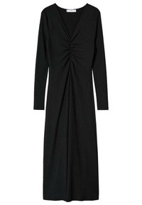 Dlouhá černá š dress z žebrované látky, s hlubokým výstřihem do V, dlouhými rukávy a plisovaným detailem na přední straně. Délka až na zem.