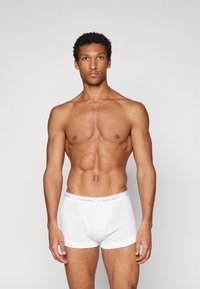 Calvin Klein Underwear TRUNK 3 PACK - Calzoncillos - black/grey/white