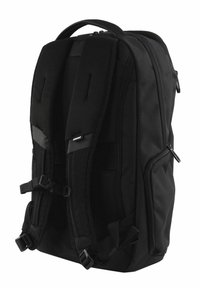 Sac à dos noir avec des bretelles rembourrées en maille, des compartiments zippés et des boucles latérales ajustables ; fabriqué en tissu durable avec une finition texturée.
