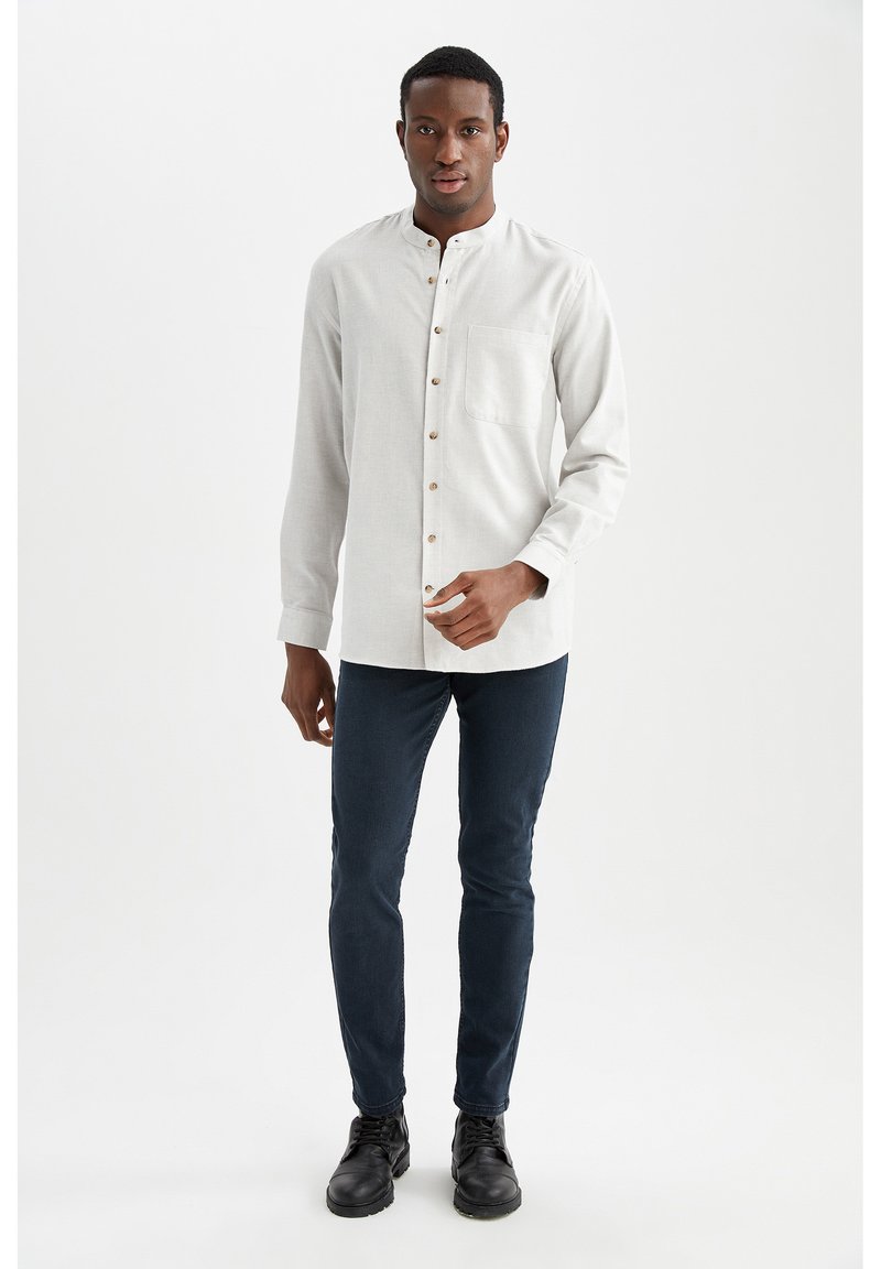 Herren Freizeithemden | DeFacto NEW REGULAR FIT Hemd grey/hellgrau - SQ23234 Herren Freizeithemden | DeFacto NEW REGULAR FIT Hemd grey/hellgrau - SQ23234