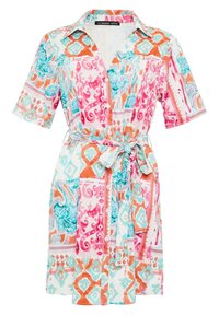 Vestido de manga corta en un vibrante patrón de color rosa, turquesa y naranja. Cuenta con un collar, botones en la parte delantera y un cinturón atado en la cintura.