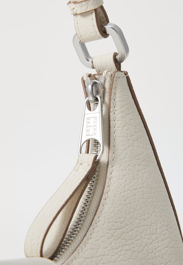 CRUSH SHOULDER BAG - Handbag - newsprint3