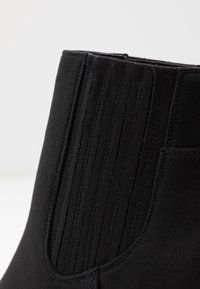 Call it Spring Stivaletti con tacco - black