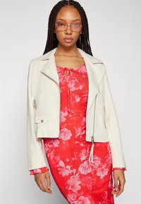 Object OBJMIRA SHORT - Bleiseri - sandshell