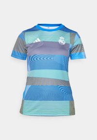 Blå- og grøn-mønstret sportsjersey med korte ærmer, rund halsudskæring og det broderede klublogo på brystet.