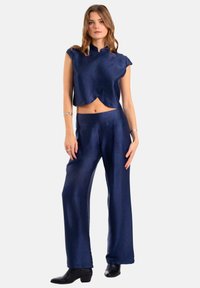 THE-ARE Blusa - blue