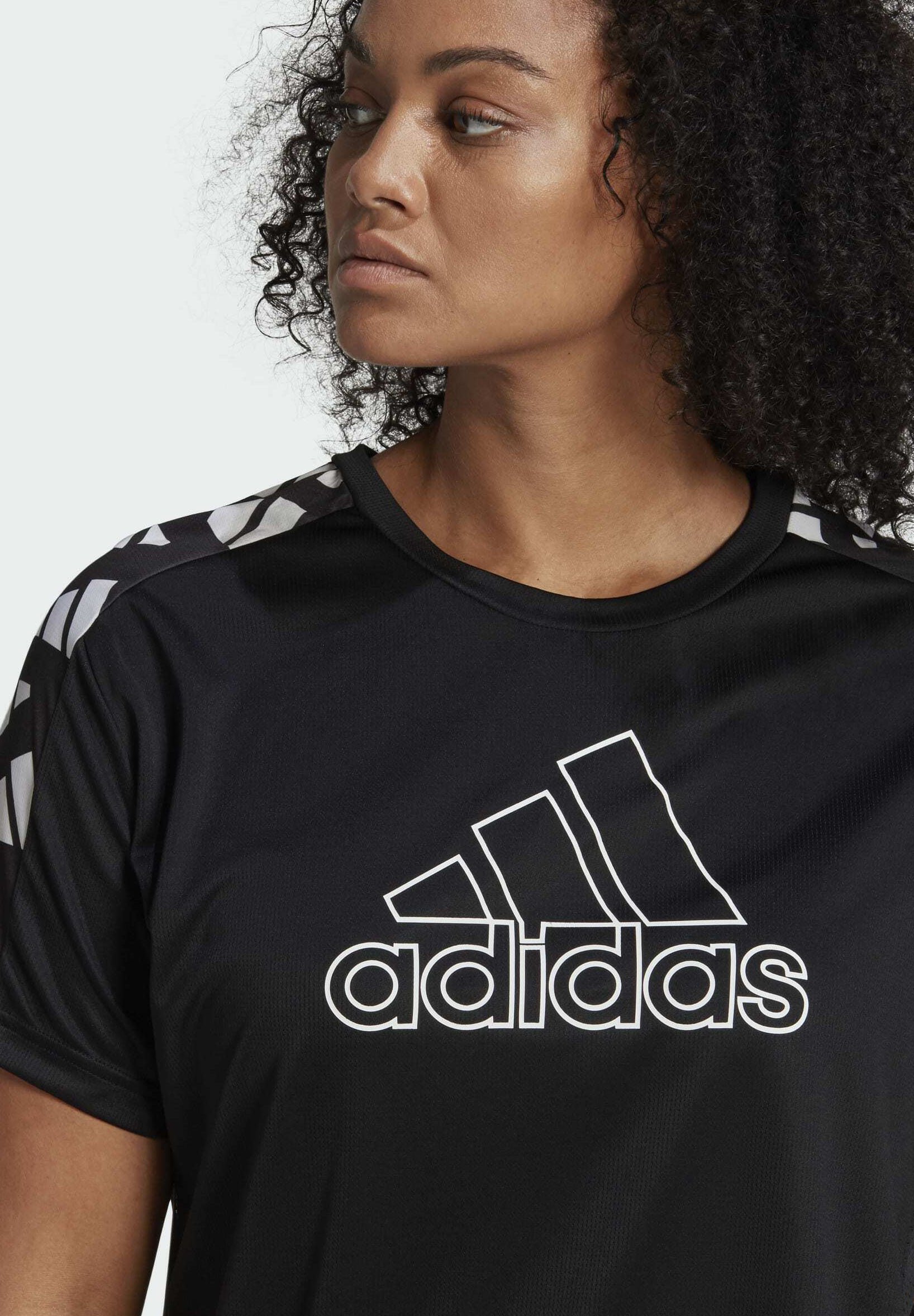 adidas Performance OWN THE RUN CELEBRATION T SHIRT (PLUS adidas Performance OWN THE RUN CELEBRATION T SHIRT (PLUS