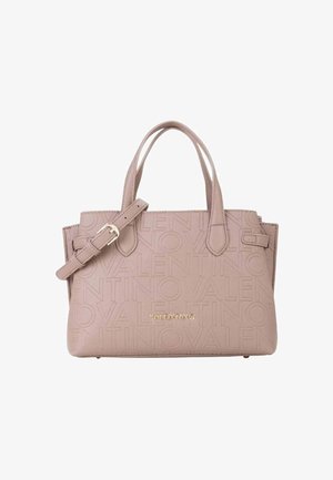 Bolso Valentino rosa rubor con patrón de logotipo en relieve, dos asas superiores, correa de hombro ajustable y placa con nombre de la marca en tono dorado en el frente.