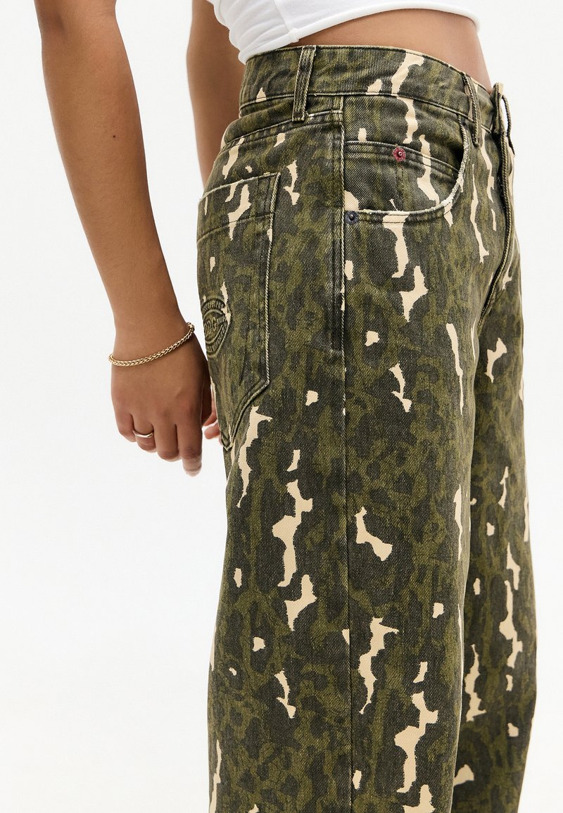 Old SUmmer CAMO Edition Jeans W36 BDG Urban Outfitters JAYA ANIMAL 