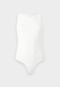 Ärmelloser weißer Body mit rundem Halsausschnitt, figurbetontem Schnitt und einem Tanga-artigen Unterteil, auf einem schlichten Hintergrund präsentiert.