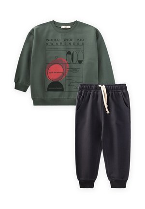 SET - Trenirka - dark green