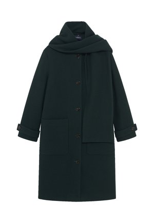 Abrigo de lana verde oscuro con cuello alto, mangas largas, cierre de botones, dos bolsillos frontales y una bufanda coordinada.