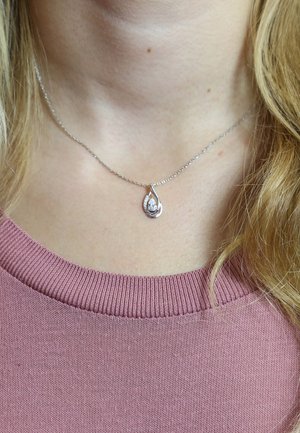 Necklace - silver-coloured