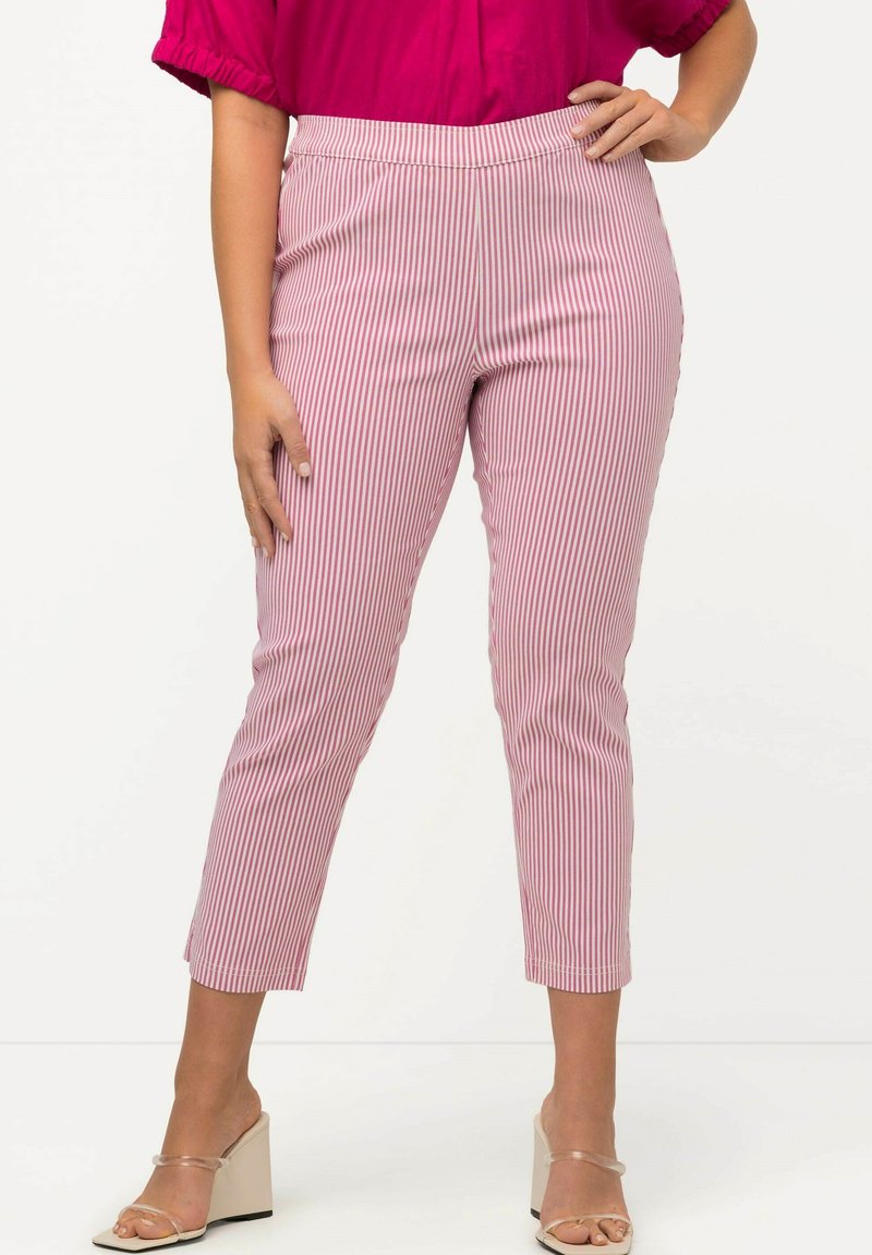 Ulla Popken BENGALINE SIENNA ÉTROITE ET LONGUEUR 7/8.  - Tygbyxor - fuchsia roze