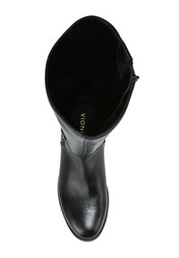 Stivale nero in pelle fino al ginocchio con una texture liscia, punta rotonda e dettagli con zip sul lato. L'interno presenta una fodera morbida.