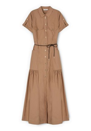 Jasnobrązowa, midi sukienka koszulowa z krótkim rękawem, zapinana na guziki z przodu, z kieszeniami na piersi i po bokach oraz cienkim plecionym paskiem wiązanym w talii.