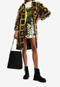 Desigual Cappotto classico - yellow