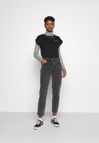 Pepe Jeans BLOOM - Camiseta básica - black