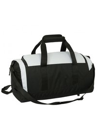 Czarny i biały worek sportowy z teksturowanym białym topem, jednolitymi czarnymi bokami, dwoma uchwytami i odczepianym paskiem na ramię.