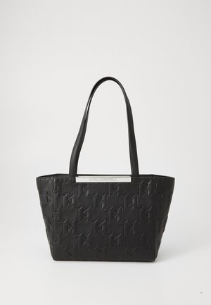 Borsa tote nera con una texture a motivi, design elegante e due manici lunghi. Presenta un dettaglio in metallo argentato con il nome del marchio.