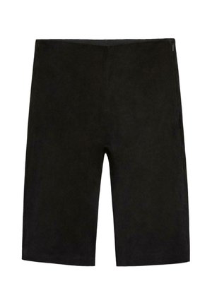 Shorts neri fino al ginocchio, taglio dritto, con chiusura a cerniera laterale, realizzati in tessuto liscio.