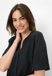 BRAX STYLE VERI - Bluse - black