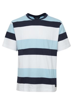 T-shirt rayé en coton bleu clair, bleu marine et blanc, avec des manches courtes et un col rond, doté d'une texture douce et d'une coupe décontractée.