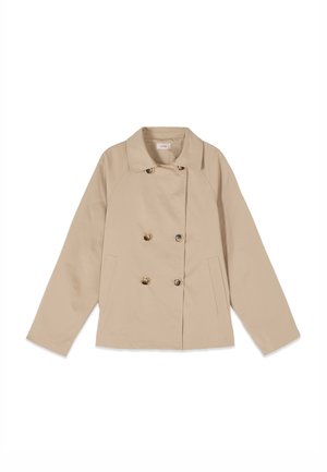 Beżowa dwurzędowa marynarka z szerokim kołnierzem, dwoma przednimi kieszeniami i czterema widocznymi guzikami, ułożona na płasko na białym tle.