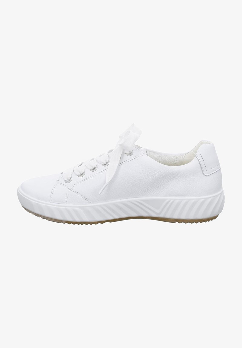 Witte leren sneaker met ronde neus, vlakke vetersluiting, gewatteerde kraag en gestructureerde rubberen zool. Glad afgewerkt met minimale accenten.