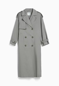 Šedý trench coat do kolen vyrobený z lehkého materiálu, s dvourohým zapínáním na knoflíky, rameními epaulety a dvěma předními kapsami.