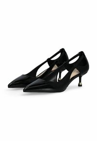 Paire d'escarpins noirs en cuir verni à bout pointu avec design à bride en T et petit détail métallique sur les pointes des talons.