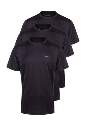 Tre sorte kortærmede sport T-shirts med rund hals, stablet, med "ENDURANCE" logo på brystet og indvendigt i kraven.