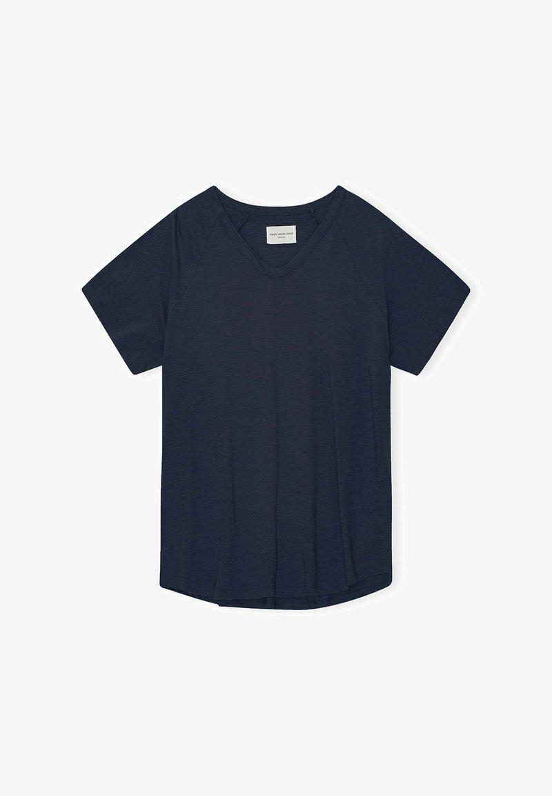 T-shirt blu navy scuro a maniche corte con scollatura a V steso piatto, con il marchio ben visibile all'interno del colletto.