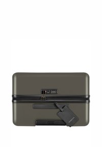 Valise rigide de couleur vert olive, dotée d'une fermeture éclair noire, d'un cadenas à combinaison et d'un porte-étiquette de bagages, avec une finition lisse et brillante.
