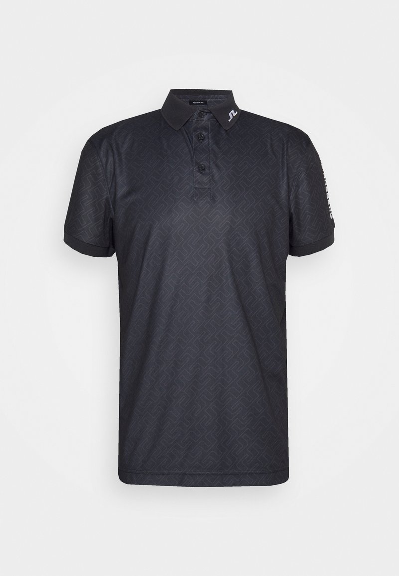 Svart polo t-shirt med korta ärmar, krage och knapplist; har ett subtilt geometriskt mönster och varumärkeslogotyp på kragen.