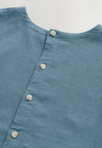 Unselected, slate blue