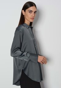 someday. ZANZA - Camicetta - silver moon