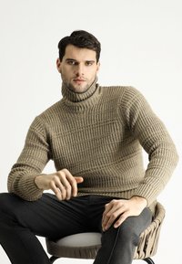 Kigili TURTLENECK - Maglione - medium mink