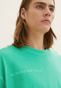 TOM TAILOR DENIM T-shirt z nadrukiem