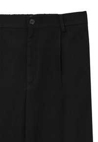 Pantaloni neri realizzati in tessuto liscio, con una tasca frontale, chiusura a un bottone e cuciture ordinate lungo la cintura.