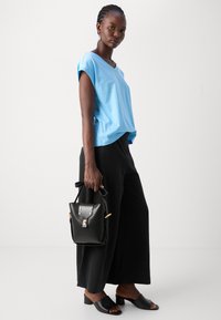 Marc O'Polo PANTS CULOTTE STYLE ELASTIC WAIST - Stoffhose - black