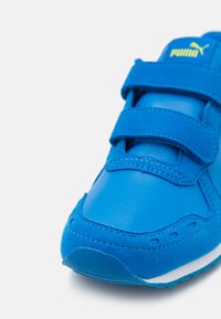 Puma CABANA RACER 20 UNISEX - Joggesko - team royal/white/yellow burst