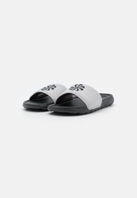 Nike Sportswear VICTORI ONE SLIDE - Pantoletai - light iron ore/black