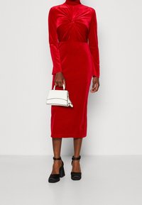 YAS Cocktailklänning - red