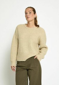 Unselected, fog sand