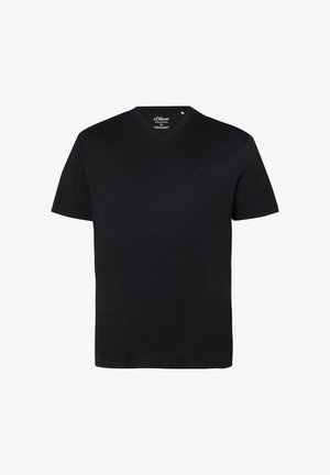 Czarny, męski T-shirt z krótkim rękawem i dekoltem w serek, z delikatnym haftowanym logo na lewej piersi oraz małą metką marki wewnątrz przy kołnierzu.