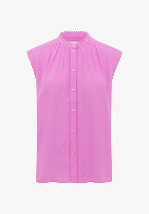 Roze mouwloze blouse met knopen aan de voorkant, voorzien van een geplooide halslijn en decoratieve afwerking. Gladde textuur en lichtgewicht stof.